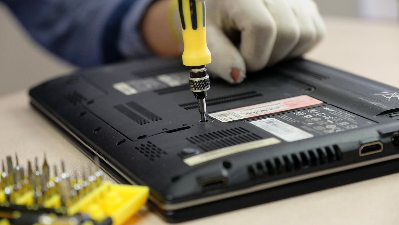 Ремонт ноутбуков в нашем сервисном центре, замена корпуса ноутбука, восстановление данных, Ремонт ноутбуков